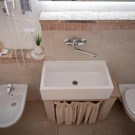 Tamara Country & 3* Montefiore Conca