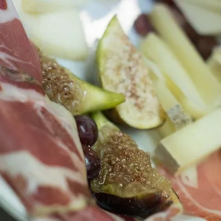 Alojamento de Acomodação e Pequeno-almoço Tamara Country & 4*