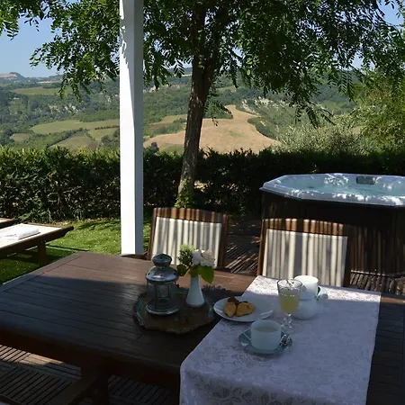 Tamara Country & 4* Montefiore Conca